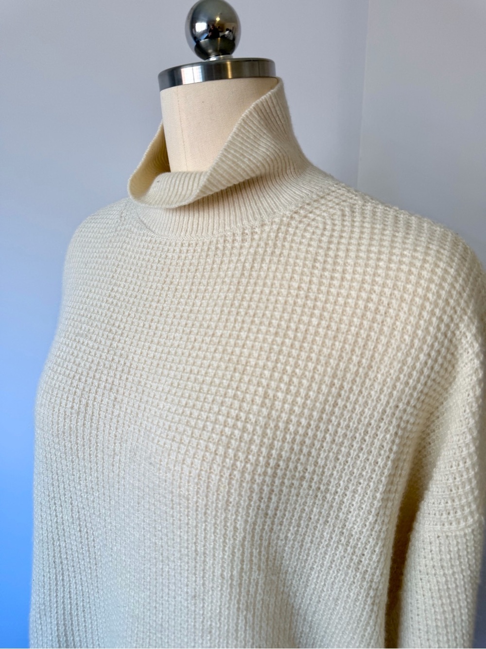 Everlane 100% Cashmere Boxy Turtleneck Sweater Bone Cream Honeycomb Knit - L